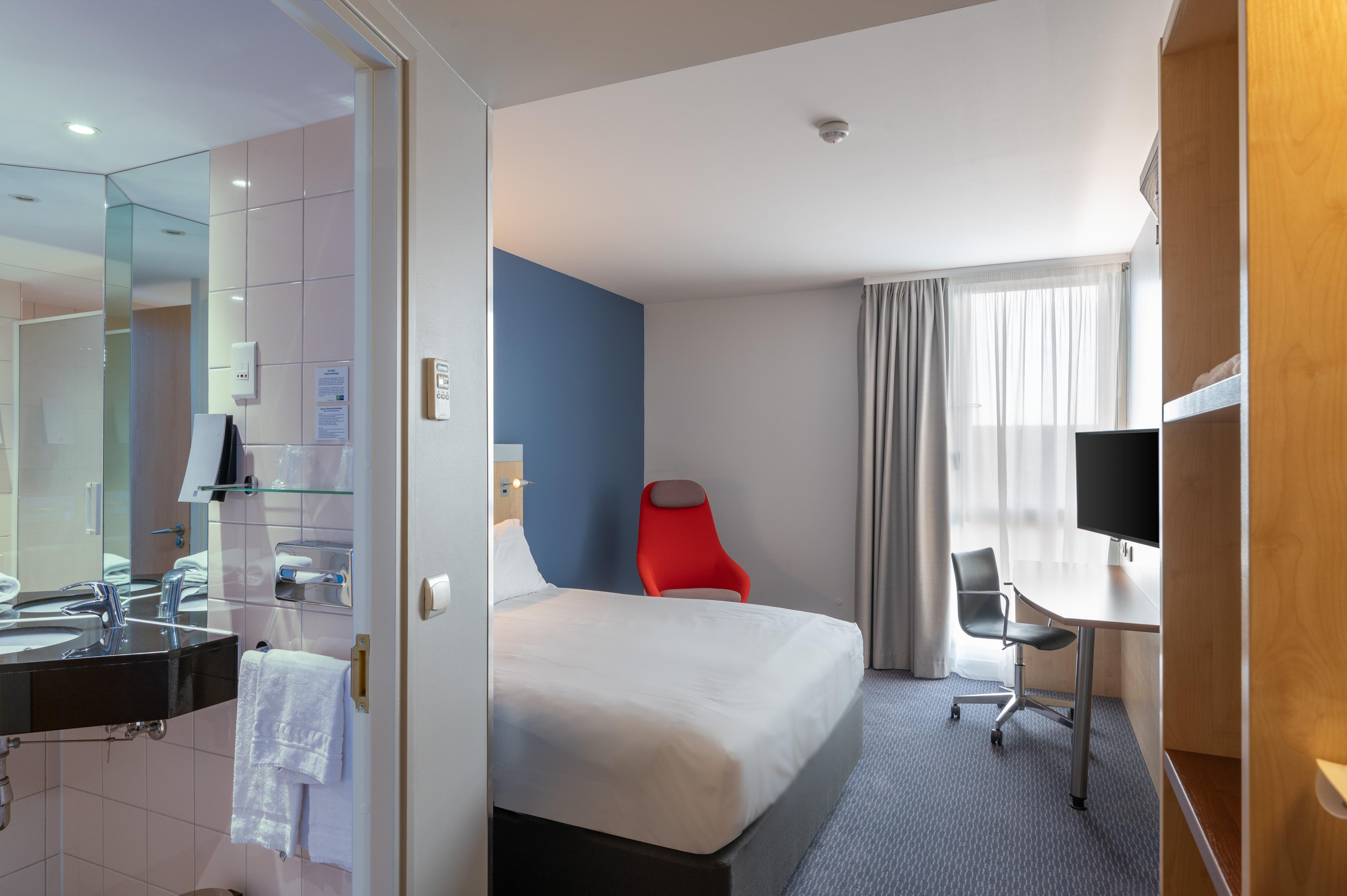 Holiday Inn Express Saint-Nazaire By Ihg Exterior photo
