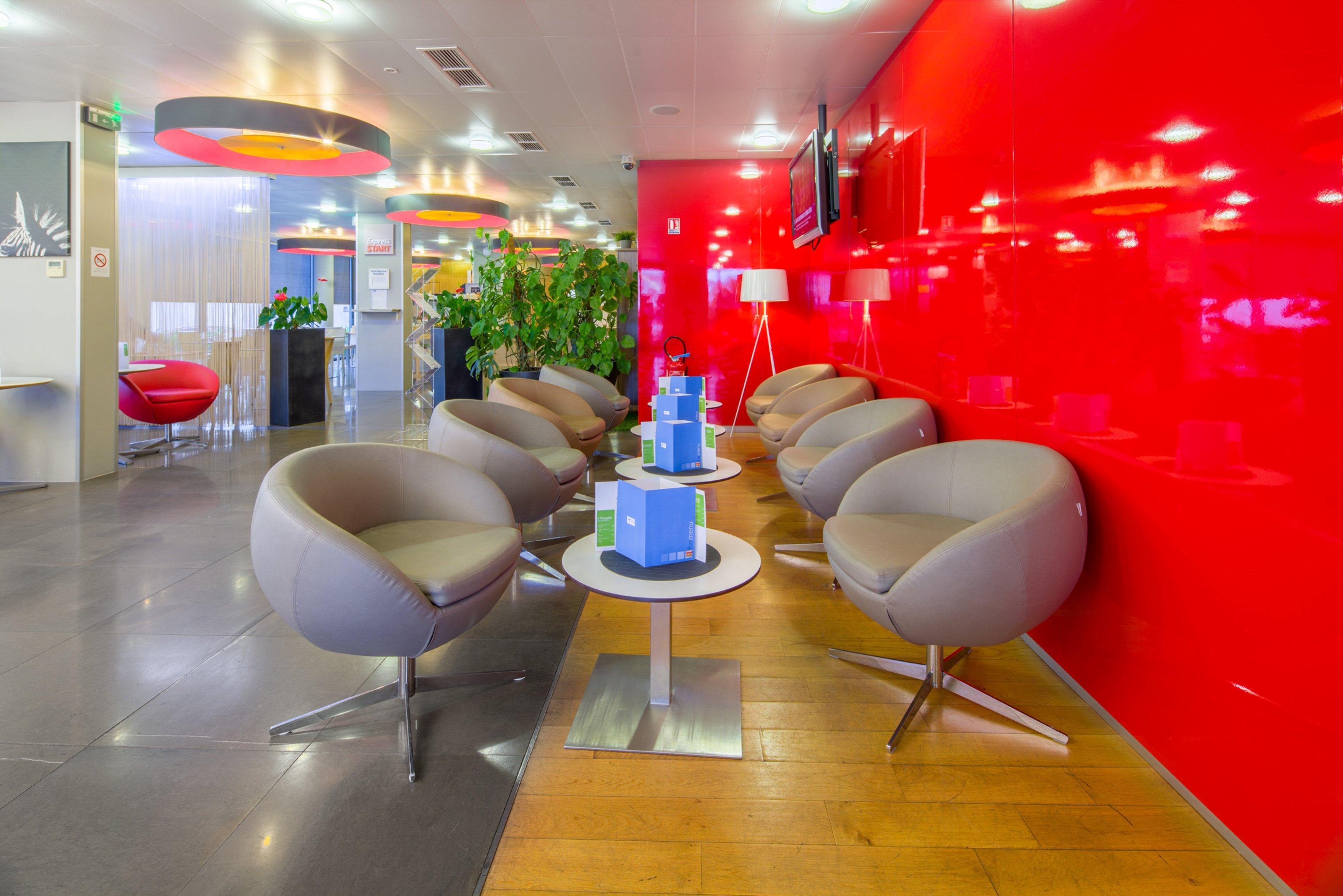 Holiday Inn Express Saint-Nazaire By Ihg Exterior photo