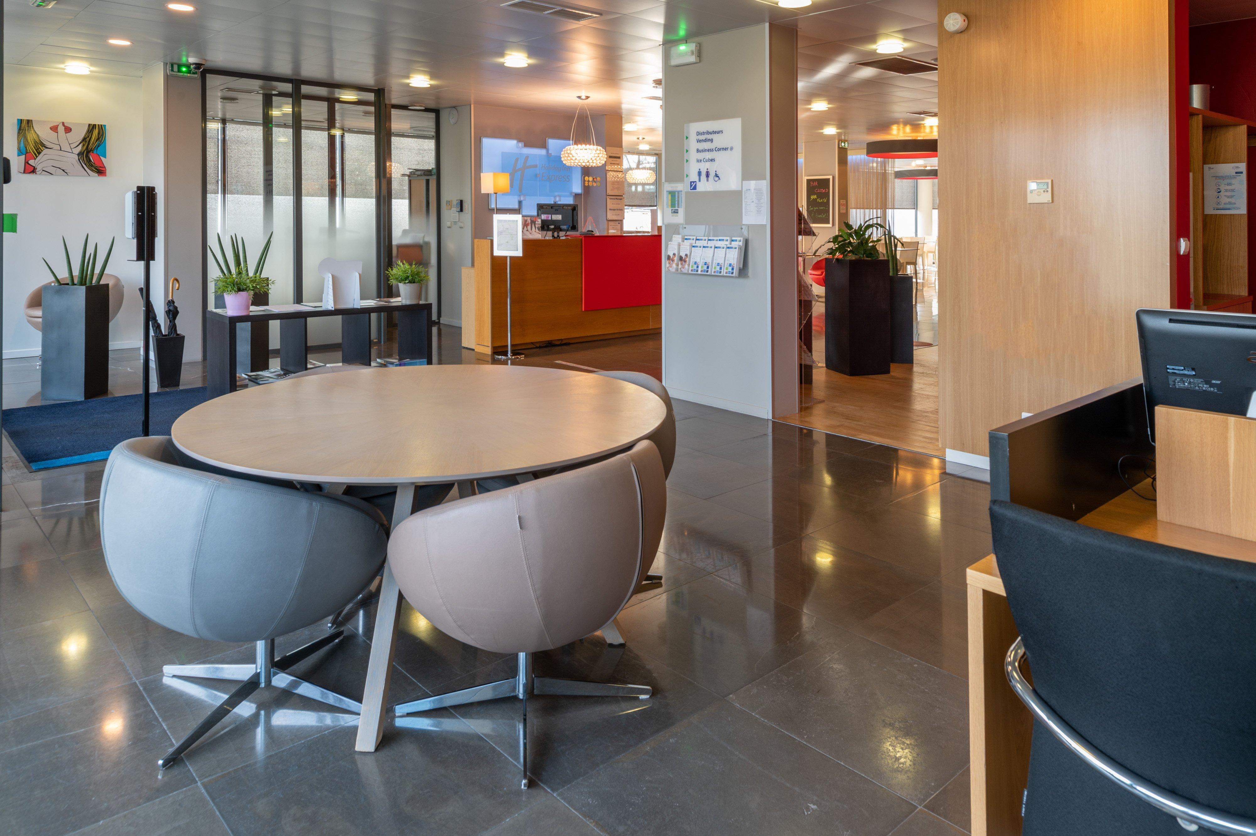 Holiday Inn Express Saint-Nazaire By Ihg Exterior photo