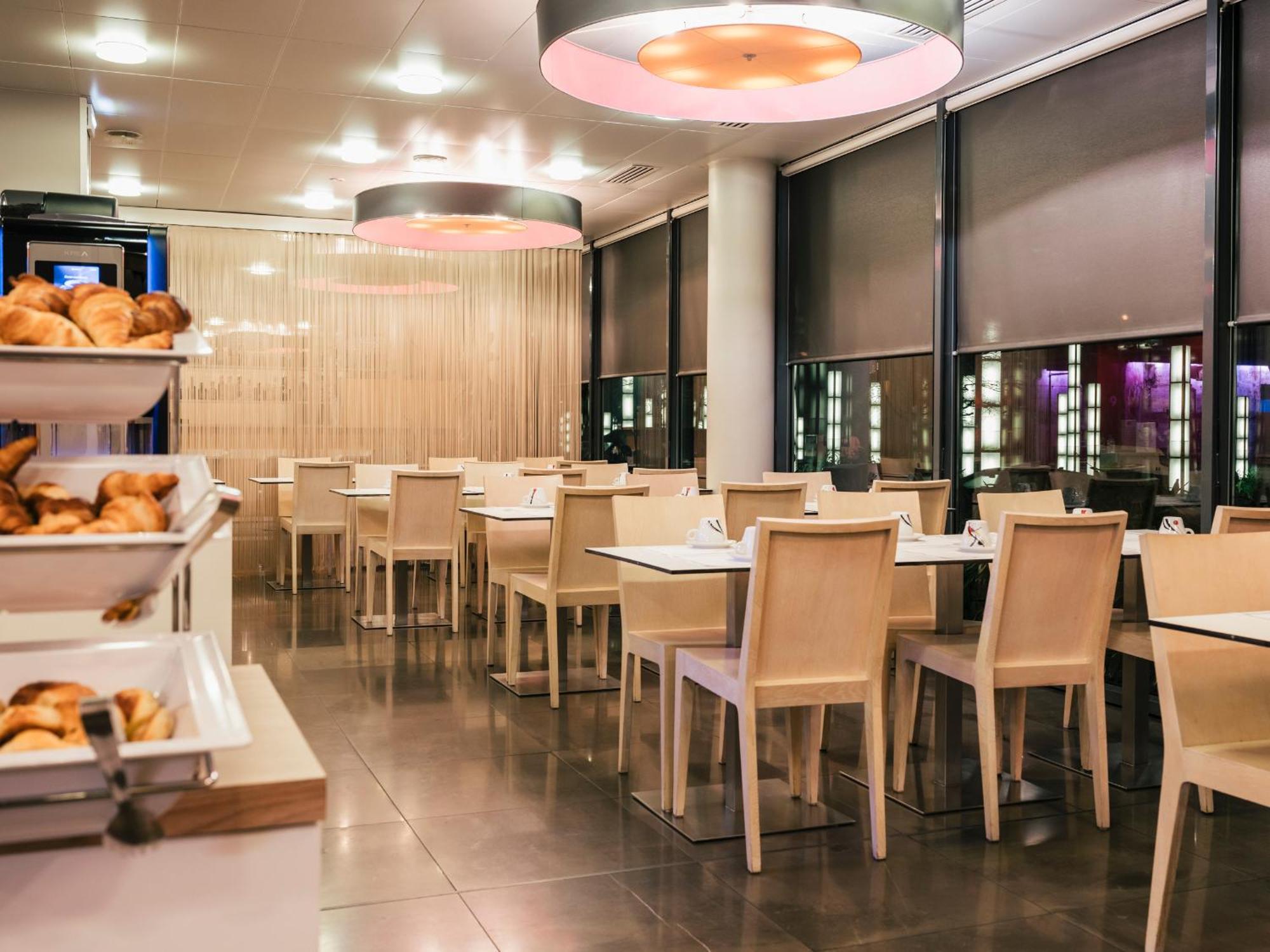 Holiday Inn Express Saint-Nazaire By Ihg Exterior photo