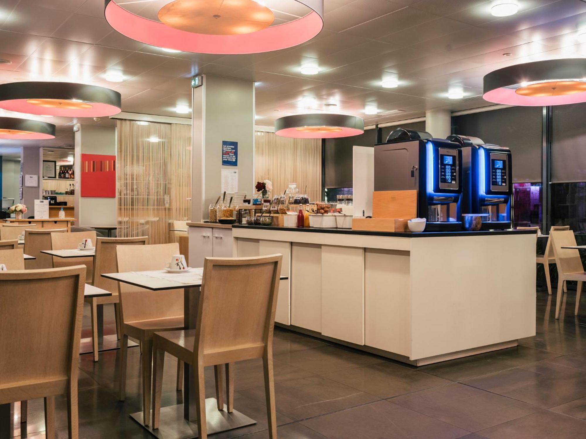 Holiday Inn Express Saint-Nazaire By Ihg Exterior photo