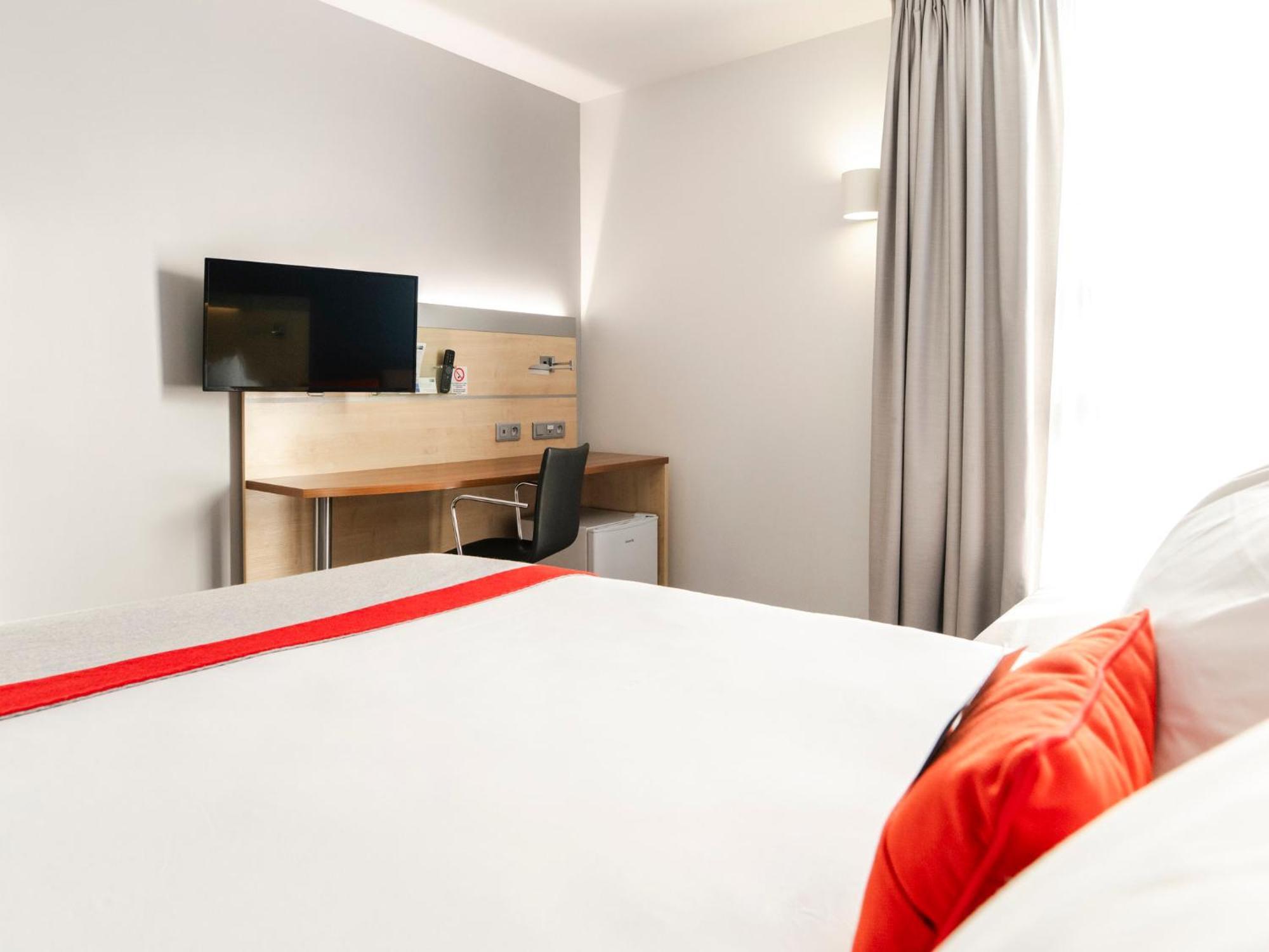 Holiday Inn Express Saint-Nazaire By Ihg Exterior photo