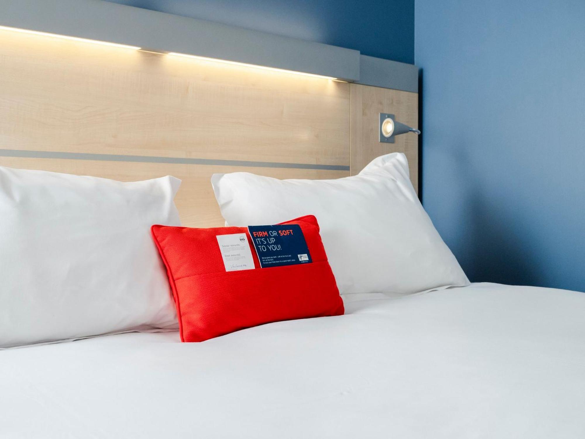 Holiday Inn Express Saint-Nazaire By Ihg Exterior photo