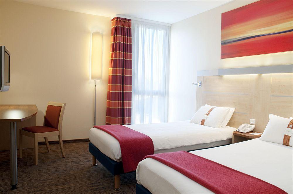 Holiday Inn Express Saint-Nazaire By Ihg Room photo